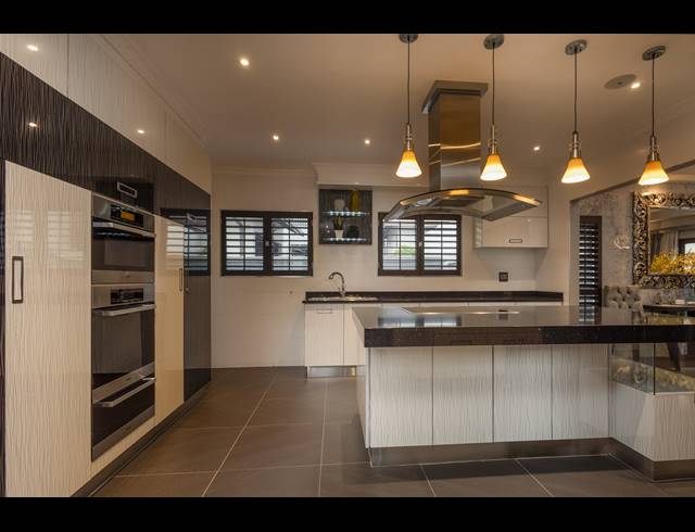 4 BEDROOM HOUSE FOR SALE IN IZINGA ESTATE